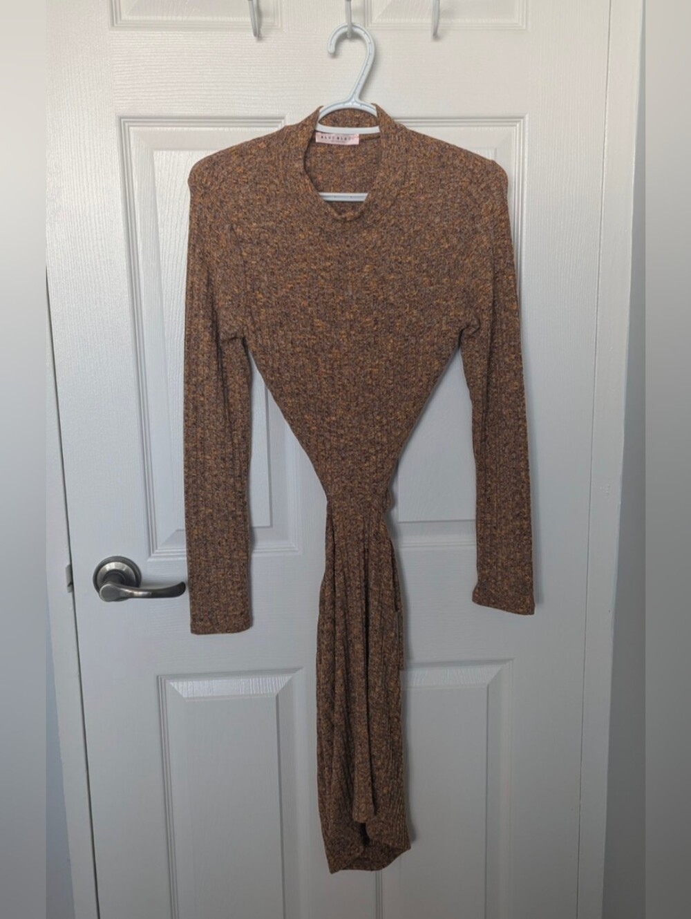 🆕 Long-Sleeve Mockneck Tan Cut-Out Tie-Back Knit Dress